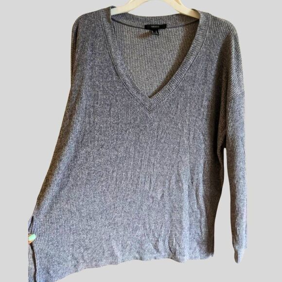 Forever 21 Ribbed Knit Sweater Women's Size Medium Gray V-Neck Slouchy Pullover - Picture 4 of 8